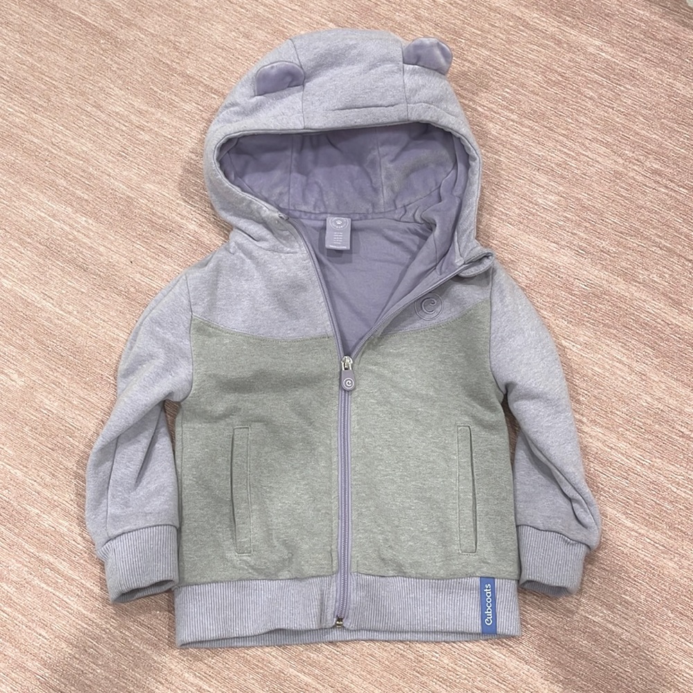 Cutest CUB COAT zip up sweatshirt in size 4t!